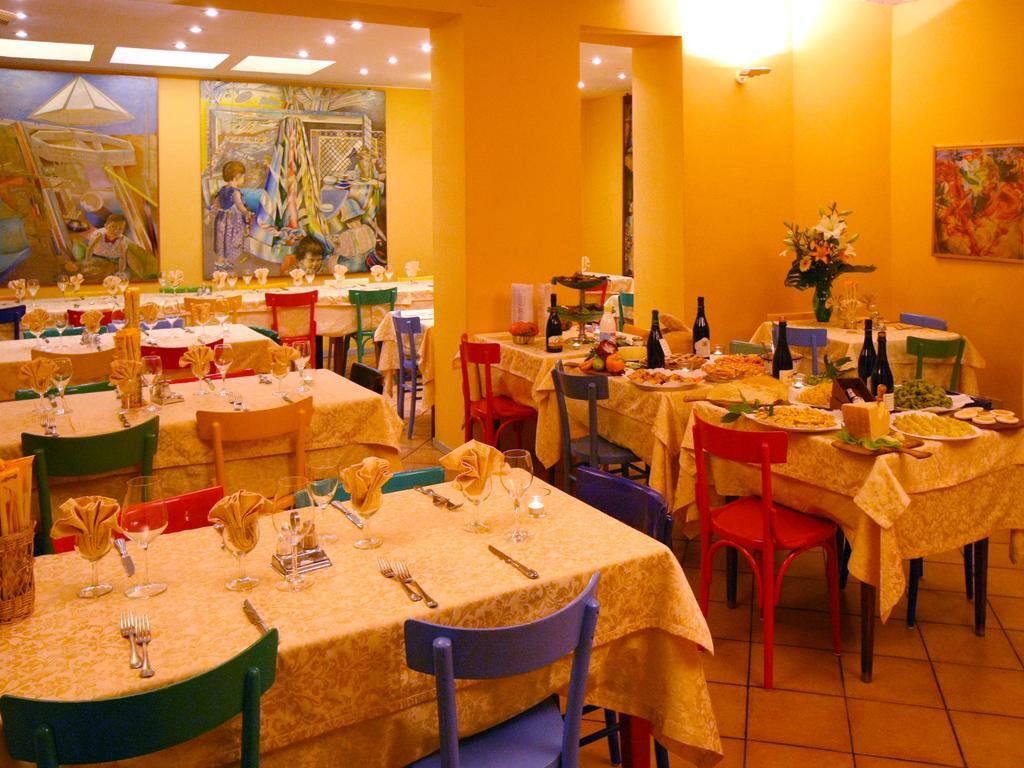 Albergo Ristorante Corsini Pavullo nel Frignano Eksteriør bilde
